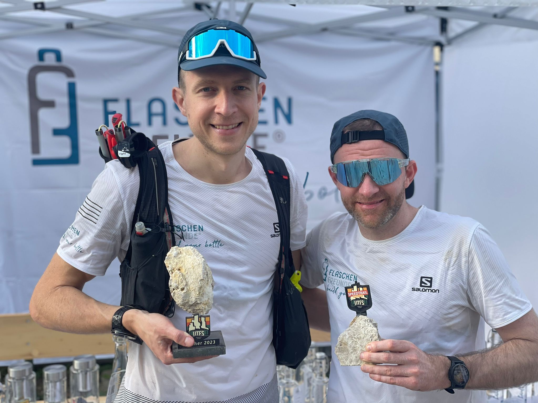 Die Flaschenfreunde Chris und Johannes beim Ultratrail fränkische Schweiz