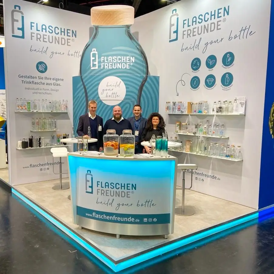 Flaschenfreunde am Stand auf der Braubeviale