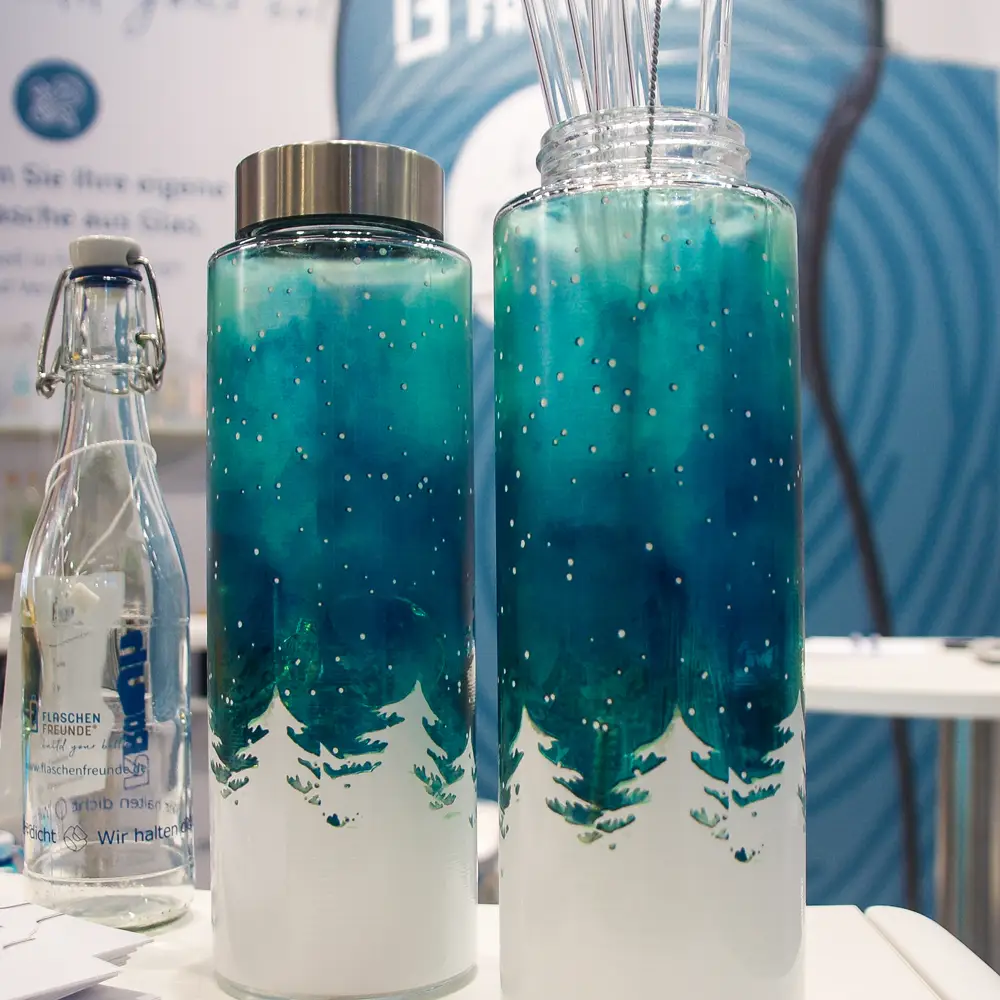 Im Digitaldruck bedruckte Flaschen mit einem winterlichen Motiv