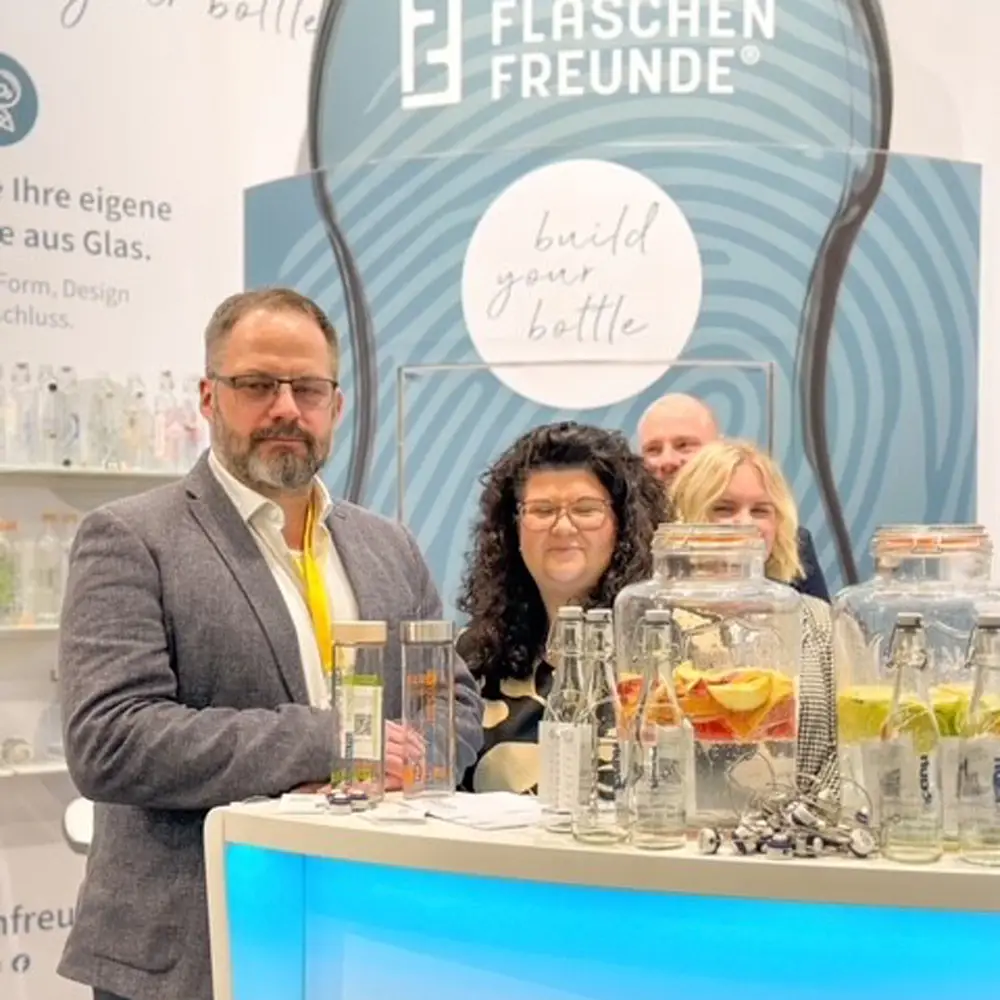 Flaschenfreunde am Stand auf der Braubeviale